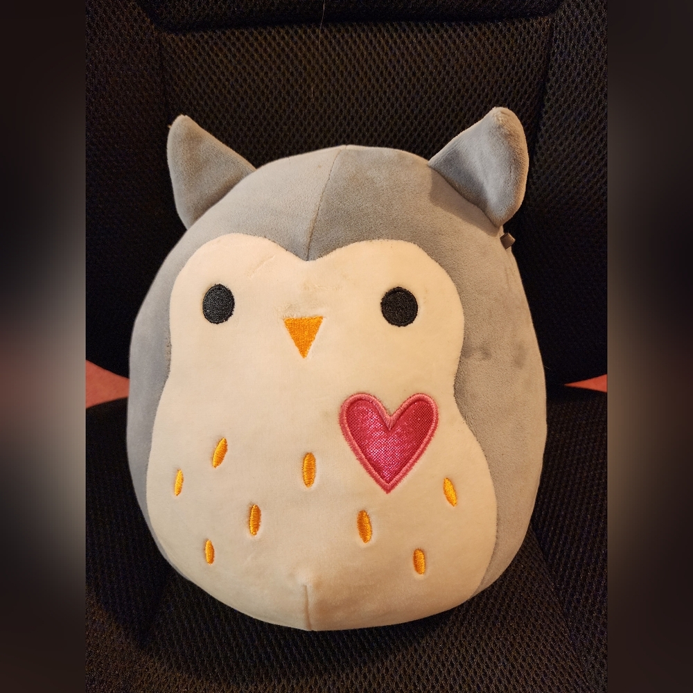 Retired Squishmallow Samantha 8" Gray Owl Valentine Edition Plush W/ Pink Heart